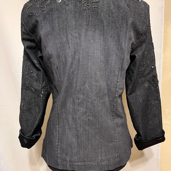 Chico's Gray Moto Jean Jacket with embellishments.  NWOT size 0 - Picture 3 of 5